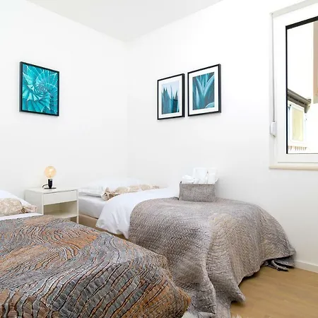 Stunning Kasuni In * سبليت