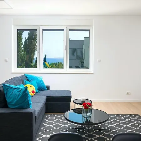 Stunning Kasuni In شقة سبليت