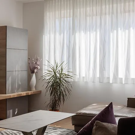 Stunning Kasuni In Split