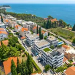 Stunning Kasuni In Split
